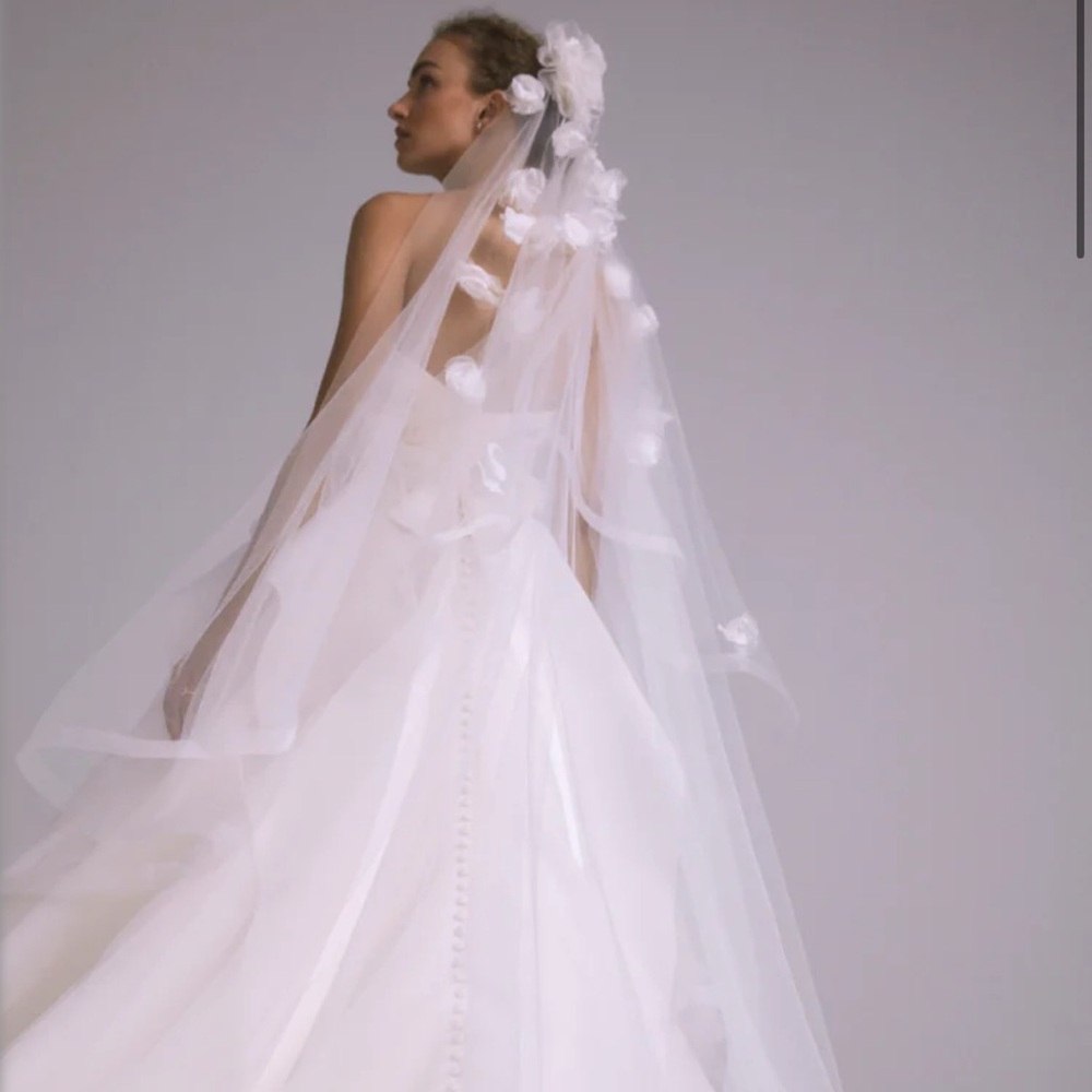 Elegant White Bridal Veil - amsale floral petals veil